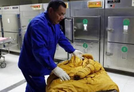 医院太平间守夜人工资(太平间值班员真实工资)