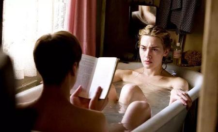 电影《朗读者》剧情介绍(《读者》简介)