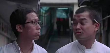 十几年不联系的同学借钱(老同学突然借钱怎么办)