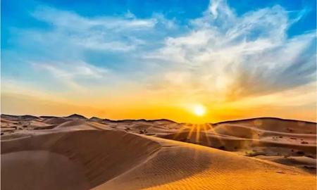 大漠孤烟直,长河落日圆表达了什么(大漠孤烟直长河落日圆的诗意)