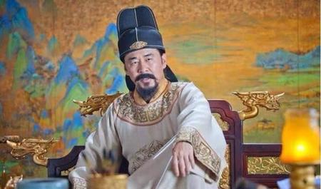 赵匡胤先黄袍加身还是先平定叛乱(赵匡胤黄袍加身杯酒释兵权的故事)