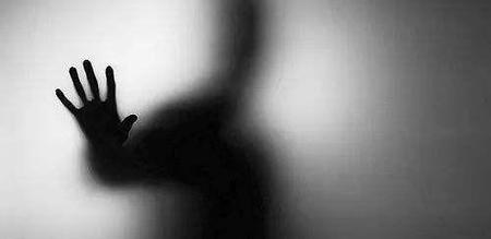 姐姐遇害后我隐忍五年潜伏到凶手身边为她报仇(可怕的姐姐作文)