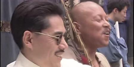 大宅门郑老屁首次出场在第几集