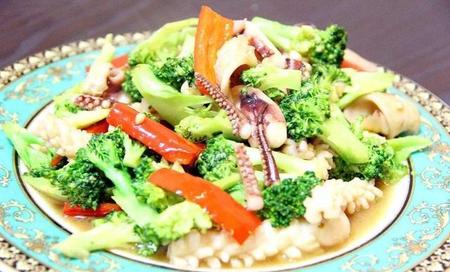 西兰花跟什么炒好吃呢(西兰花配什么吃最有营养)