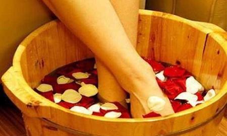 心脏不好能不能泡脚(泡脚能促进全身血液循环吗)