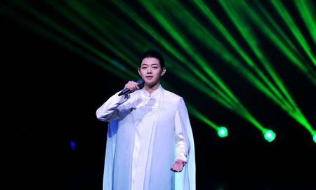 霍尊妈妈真伟大(霍尊父母亲仲小萍)