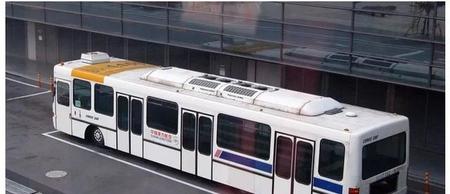 为什么机场摆渡车都是进口的(机场摆渡车和廊桥)