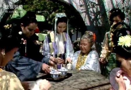 第四十一回妙玉对刘姥姥的态度