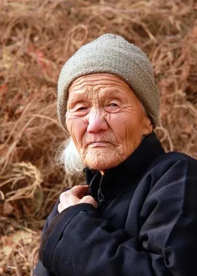 真正高贵的女人(高贵的女人都有些什么特征)