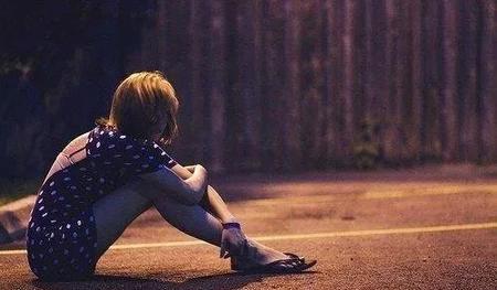 男生太卑微要不要分手(男生爱得太卑微会分手)