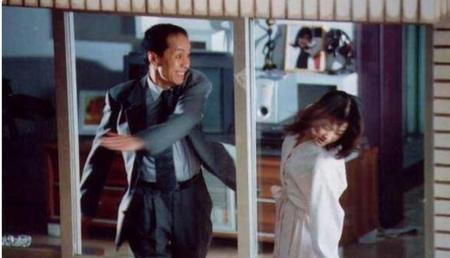 有一个暴力倾向的爸爸(女儿被家暴父亲以暴制暴)