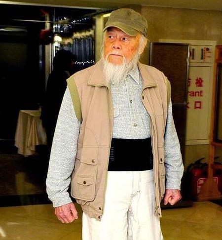 75岁老戏骨去世(老戏骨张少华近照)