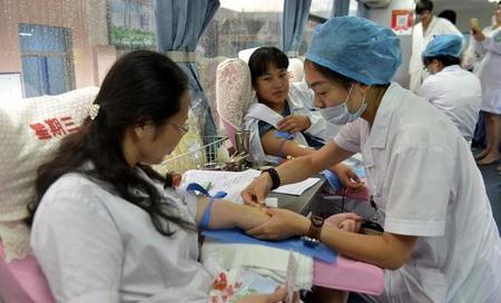 rho型血是不是熊猫血(o型血是不是能给所有血型献血)