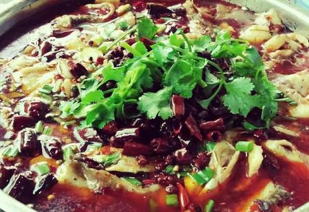 麻辣香水鱼图片(辛辣调香水)