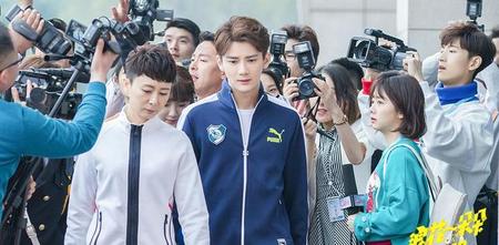 浪花一朵朵中唐一白和小不点的关系