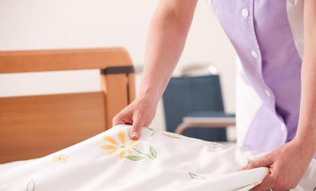 去世的人睡过的床还能睡吗(老人去世睡过的床,家人可以睡吗)