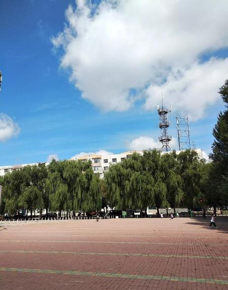 暴雨给人的感受(雨棚连夜偏漏雨)