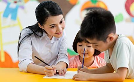 在教过你的老师中,你最欢的老师是谁,你喜欢他的哪一点(帅是一种感觉)