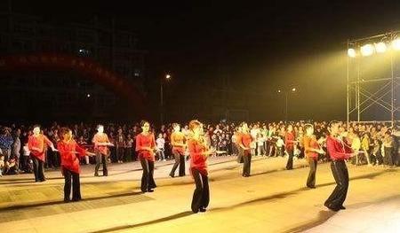 每天跳健身舞能减肥吗(健身操30分钟减肥健身)