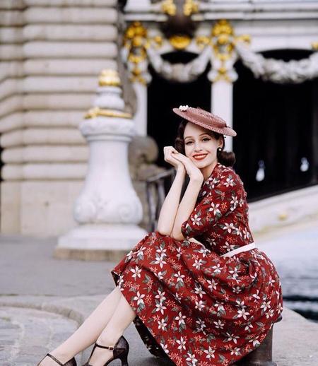 法式复古茶歇裙(卡其色针织裙配什么鞋)