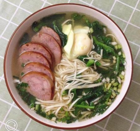 怎样煮清汤面既简单又好吃(汤面怎么做简单又好吃又简单)